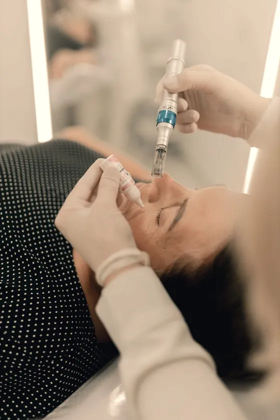 Chin Filler di Laasya Derma Clinic — menyeimbangkan proporsi dagu dan garis rahang